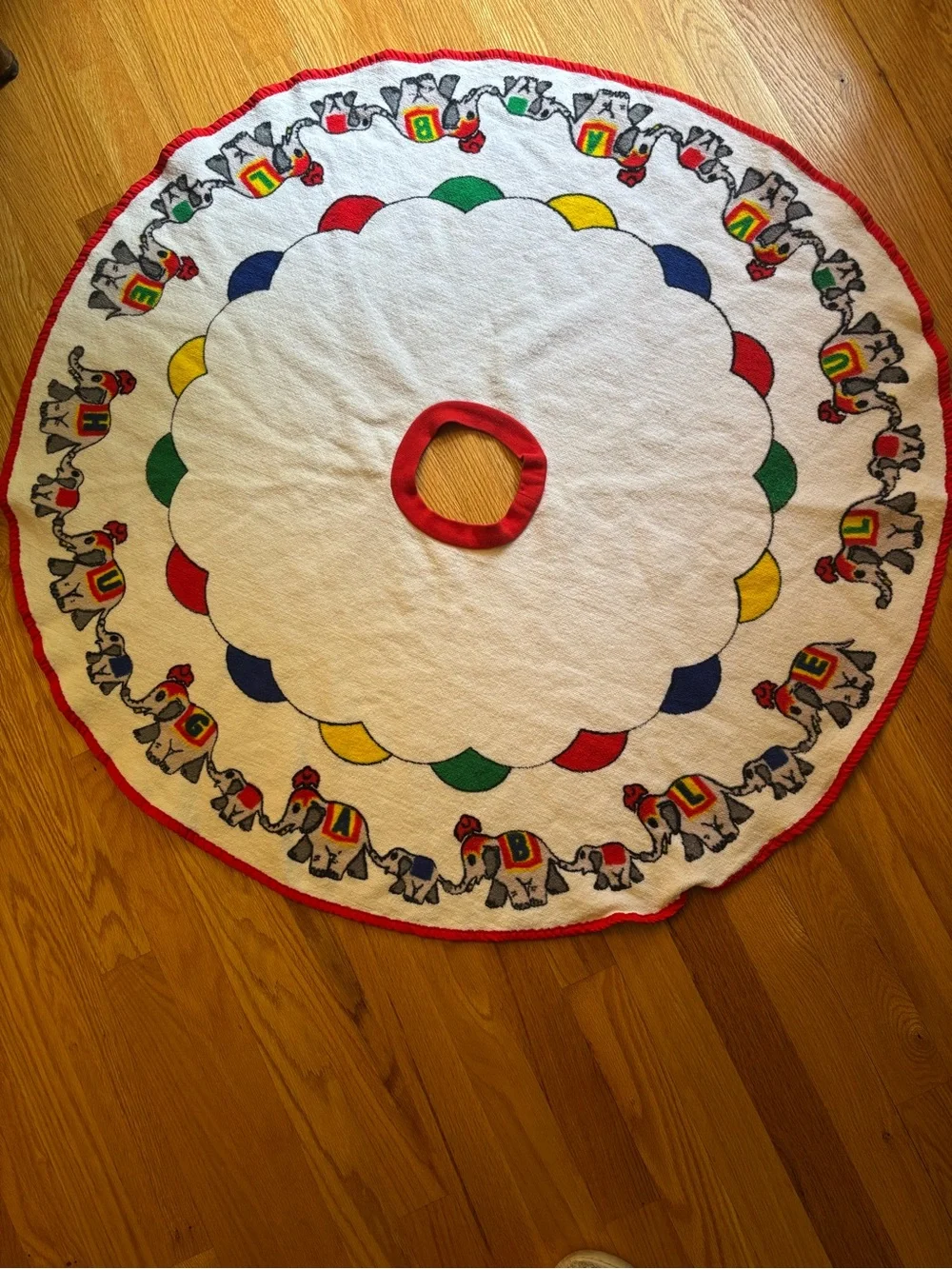 The Round Towel Kids Huggable White Elephant Print Towel Poncho